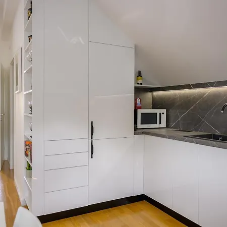 Flexible Selfcheckins 49 - - Parking - New - Luxury Apartment *